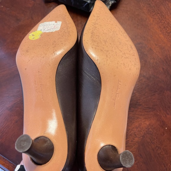 Metallic Pumps - Picture 2 of 6